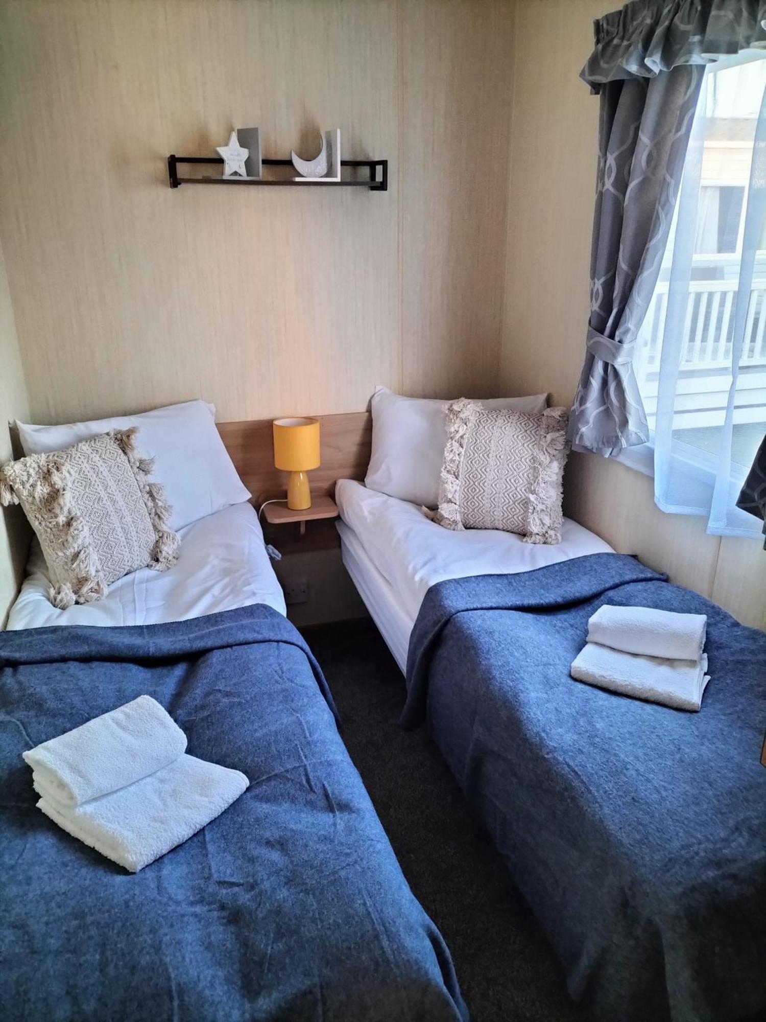 3 Bedroom Caravan, Edi Rita, Robin Hood, Pet Friendly Meliden Екстериор снимка