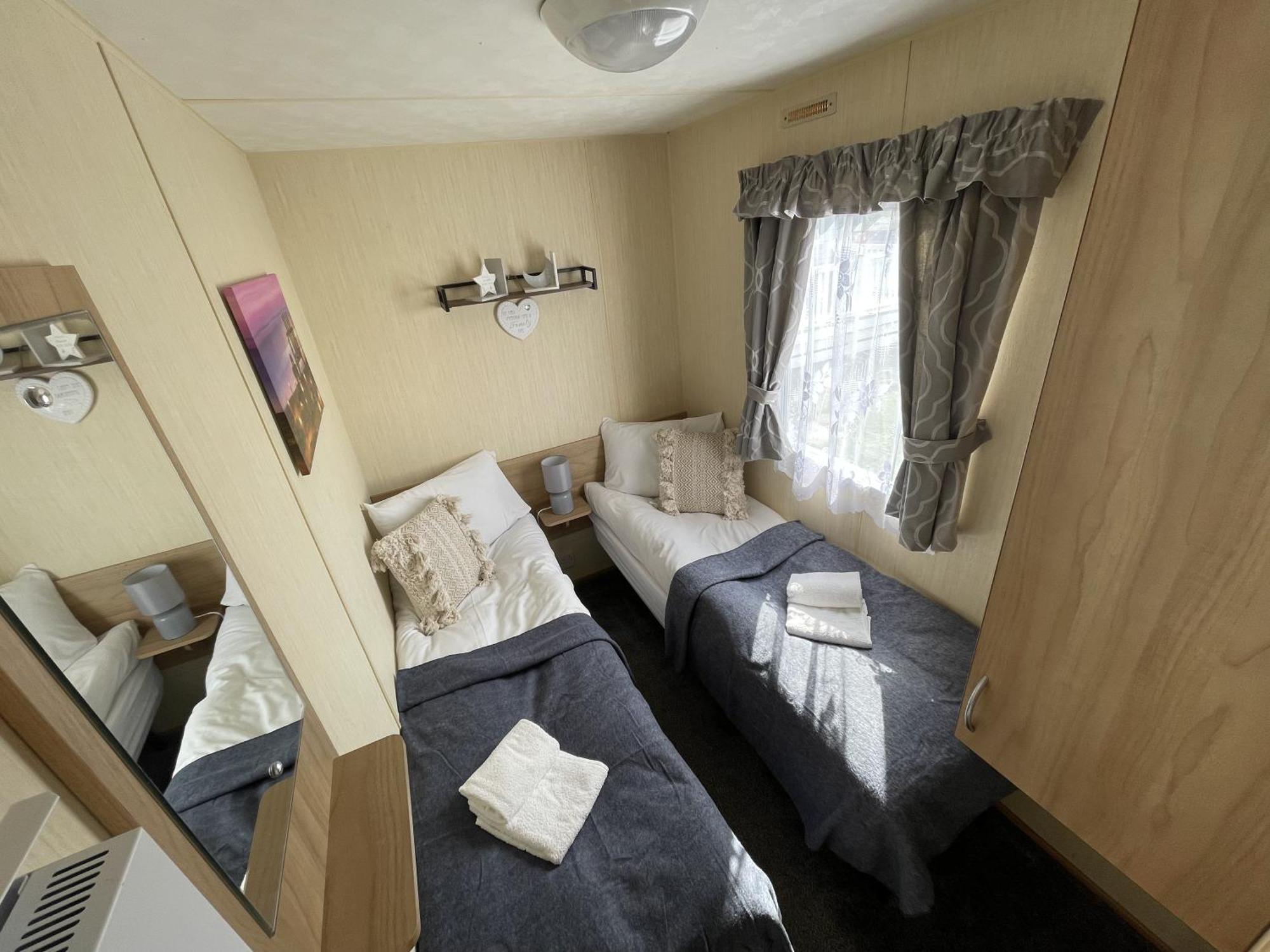 3 Bedroom Caravan, Edi Rita, Robin Hood, Pet Friendly Meliden Екстериор снимка